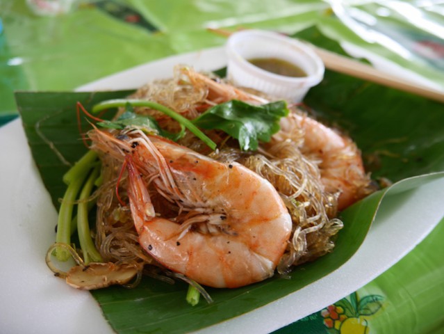 No better street food than Thai street food. 1$ for a plate of Pad Thai.