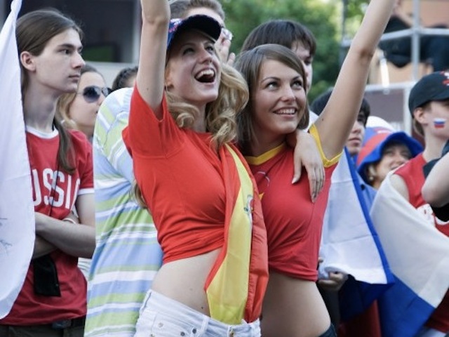 Spain-Hot-Football-Female-Fans-Sexy-Spanish-Soccer-Girls-4