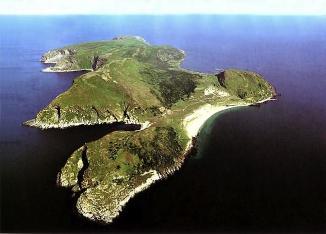 loppa oy, a beautiful island in norway