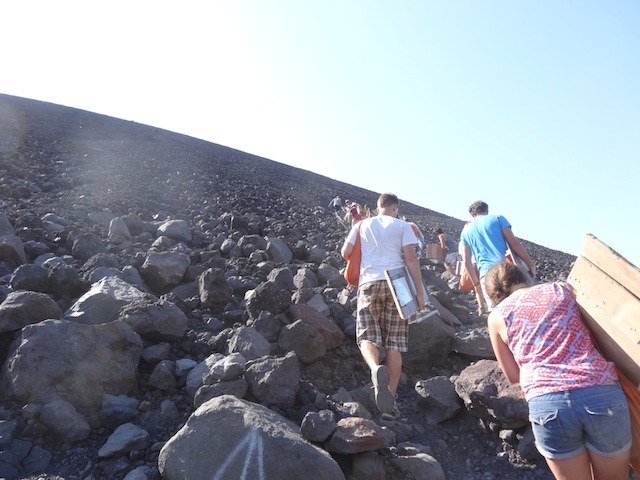 hiking cerro negro volcano boarding