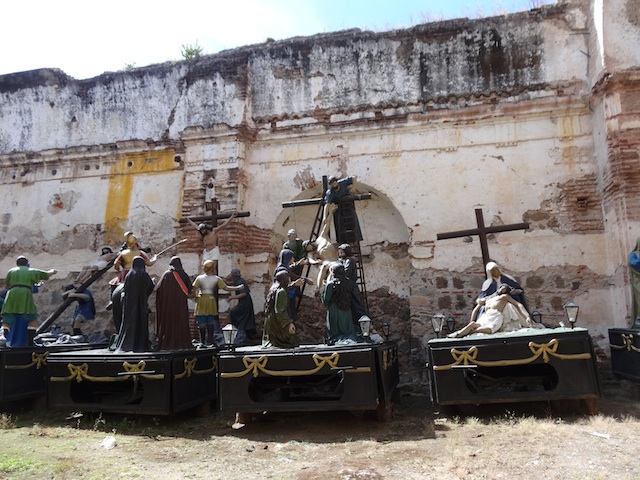 nativity parade floats in antigue guatemala