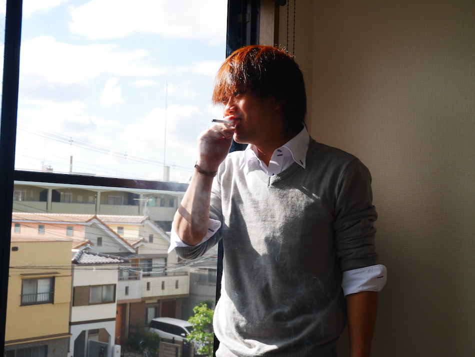 japanese pop star smoking in apartment