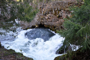 Rogue_lava_tube_exit