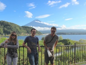 mt-fuji-3-friends